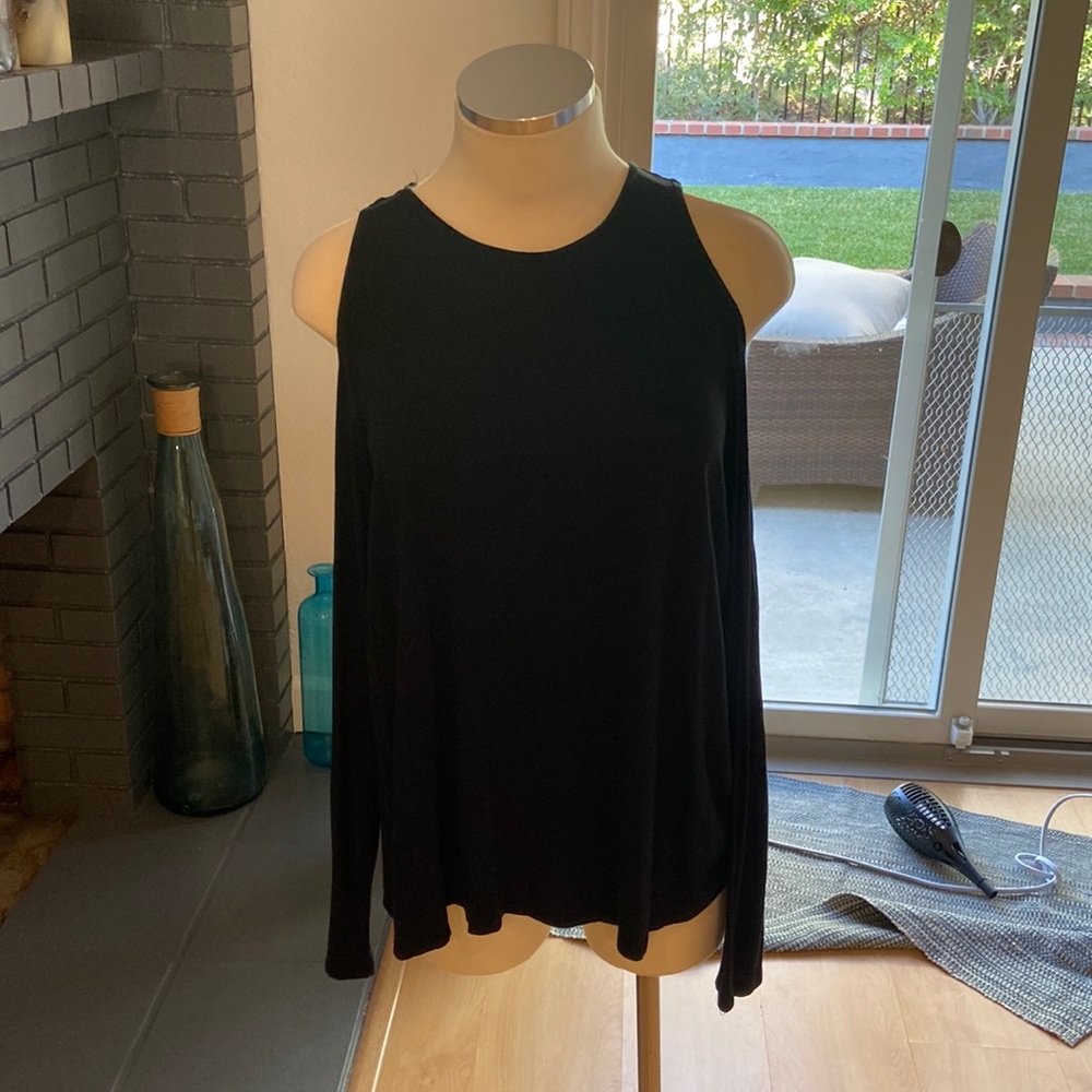 🐻 BEAR DANCE 🐻 exposed shoulder LS